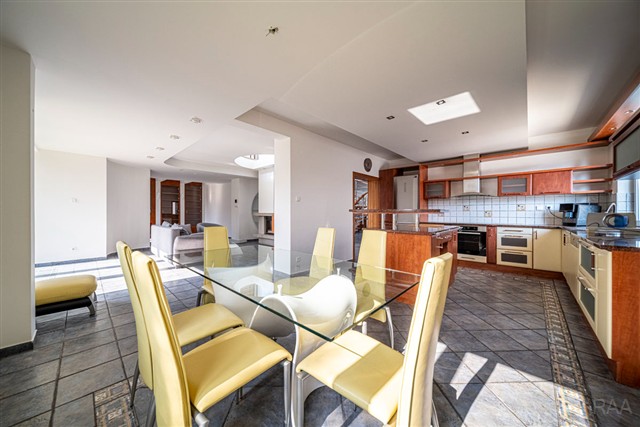 jídelna s kuchyní [35/56]