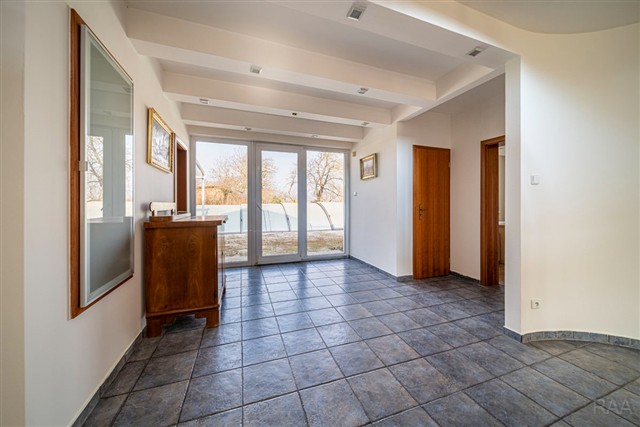 centrální část domu [26/56]